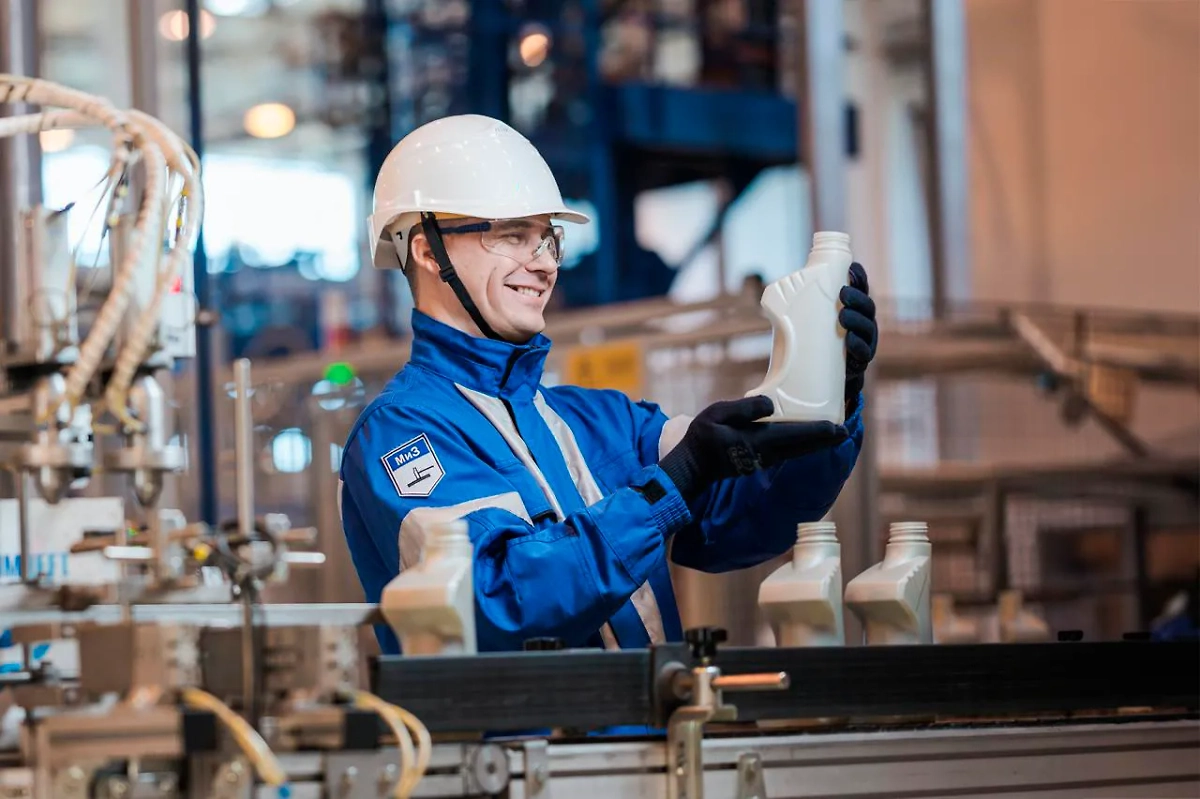 В России появится сеть станций техобслуживания автомобилей. Обложка © Газпром нефть