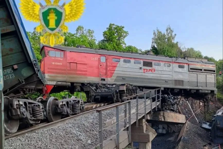 Последствия обрушения моста в Курской области. Обложка © Московская межрегиональная транспортная прокуратура