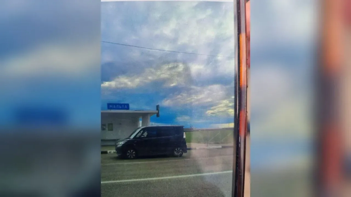 Ещё один подозрительный фургон. Фото © VK / Максим Торопкин