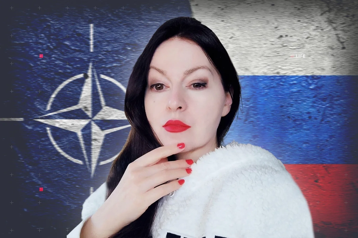 Алина Витухновская*. Коллаж © Life.ru. Обложка © VK / Алина Витухновская, © Shutterstock / FOTODOM / Adam Radosavljevic