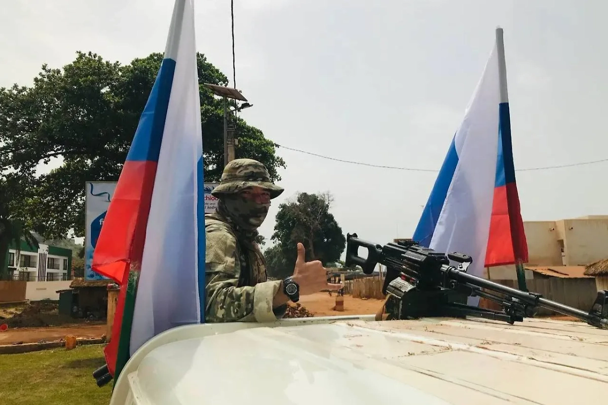 Боец ЧВК «Вагнер» в Банги. Фото © Telegram / СОМБ («Туристы» в Африке)