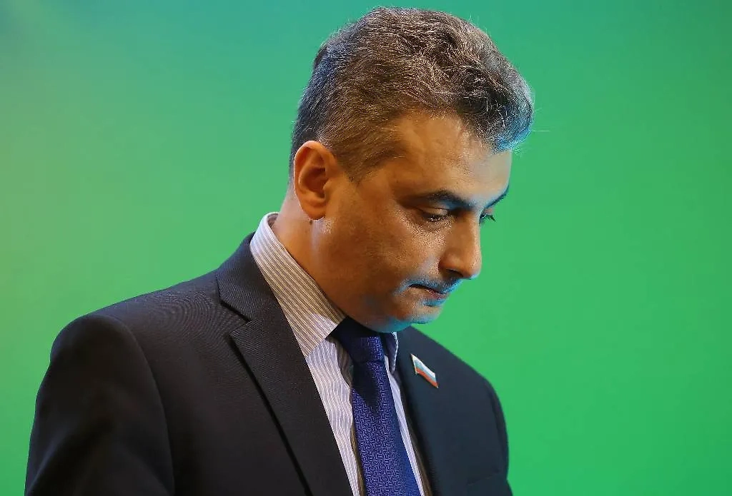 Признанный иноагентом председатель псковского регионального отделения партии «Яблоко» Лев Шлосберг. Обложка © Владимир Гердо/ТАСС