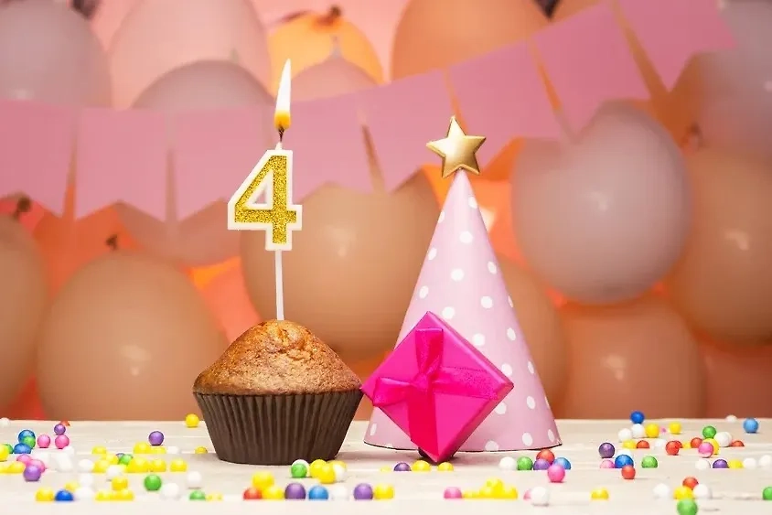 Число 4 по нумерологии просто заряжено на долгожительство. Оно символизирует надёжность. Фото © Shutterstock / FOTODOM / Video_Stock _Production