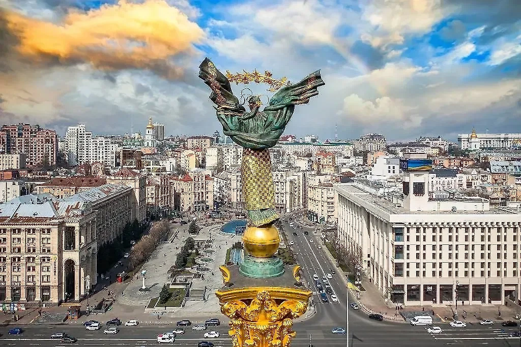 Вид на Киев. Обложка © Shutterstock / FOTODOM / Ruslan Lytvyn