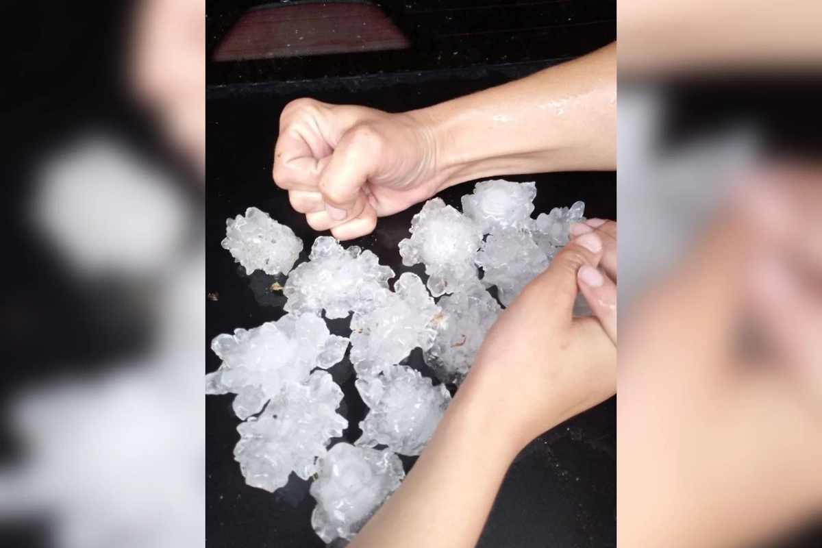 В Кировской области выпал град. Обложка © Telegram / Любительская Метеорология в Кирове