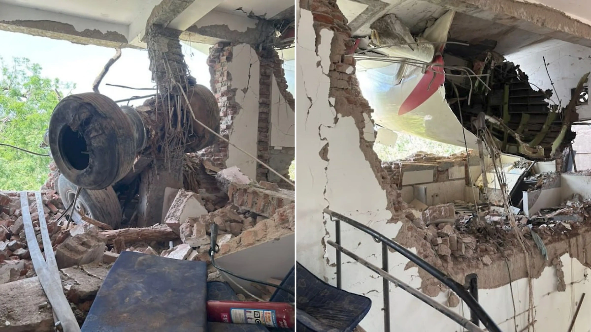 Обломки жилой постройки после крушения самолёта в Индии. Фото © Х / Jack Straw