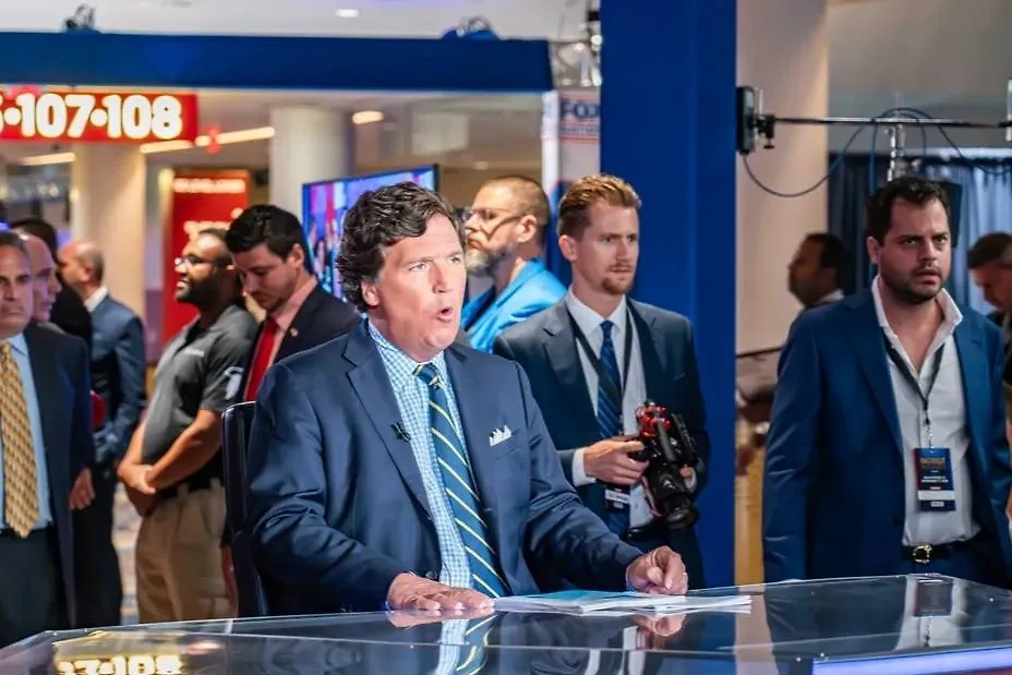 Такер Карлсон. Обложка © Shutterstock / FOTODOM / Aleksandr Dyskin