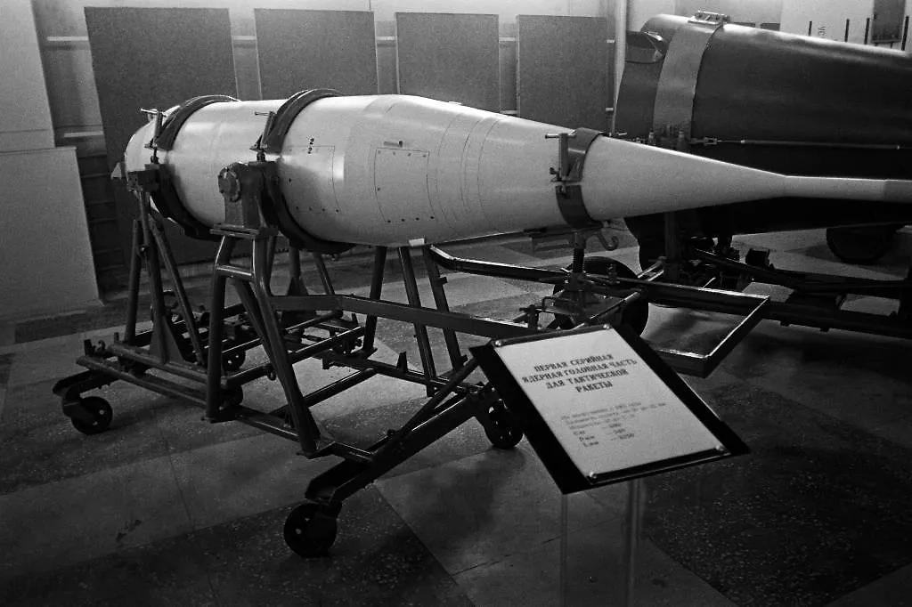 Первая серийная ядерная головная часть для тактической ракеты. Фото © ТАСС / Фотохроника ТАСС / Роман Яровицын
