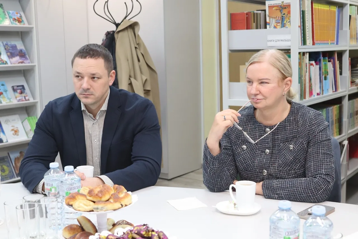 Дмитрий Кохно и Юлия Логвиненко. Обложка © VK / МО Колпино