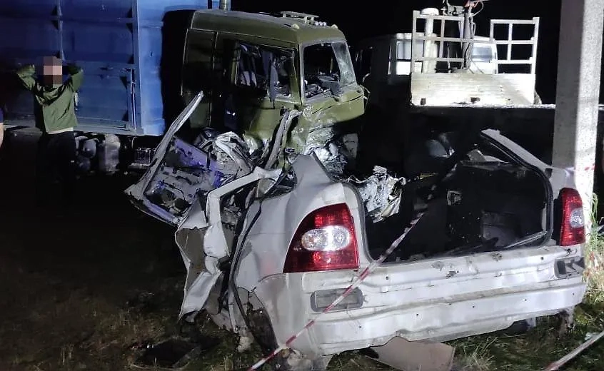 ДТП с КамАЗом в Кабардино-Балкарии. Обложка © Telegram / Госавтоинспекция КБР