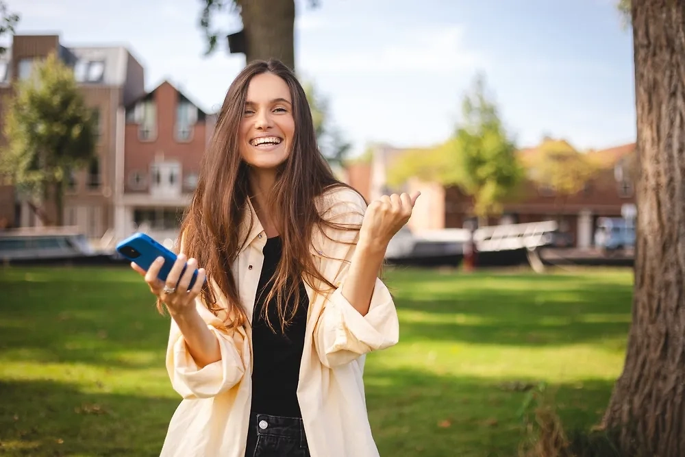 Россияне стали чаще разделять трафик со своего тарифа. Обложка © Shutterstock / FOTODOM / Ekateryna Zubal