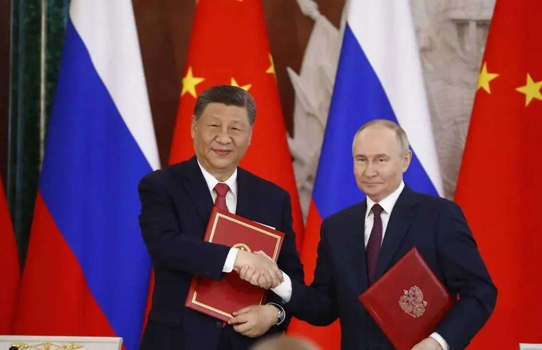 Си Цзиньпин и Владимир Путин. Обложка © Life.ru