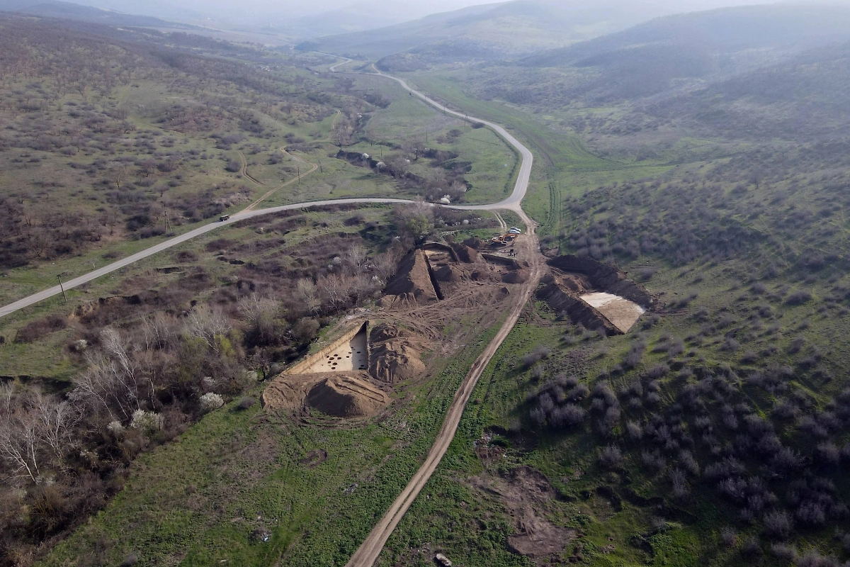 В Дагестане открыли поселение с артефактами V тысячелетия до н. э. Обложка © РАН 
