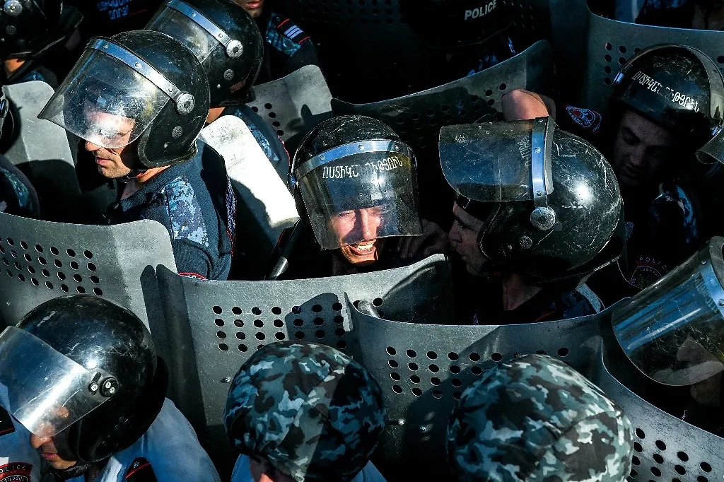 Обложка © ТАСС / Александр Патрин