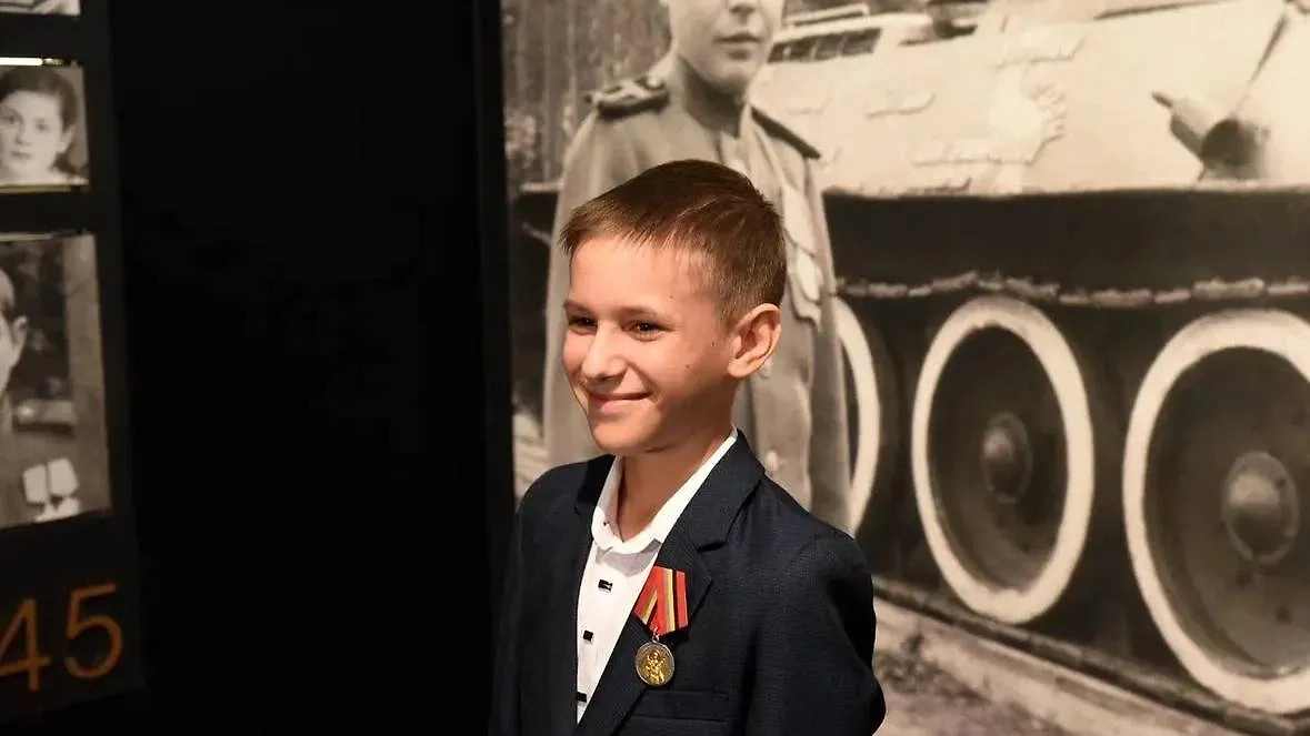 Мальчик-герой из Курской области Сергей Щеглов. Обложка © Telegram/Александр Хинштейн