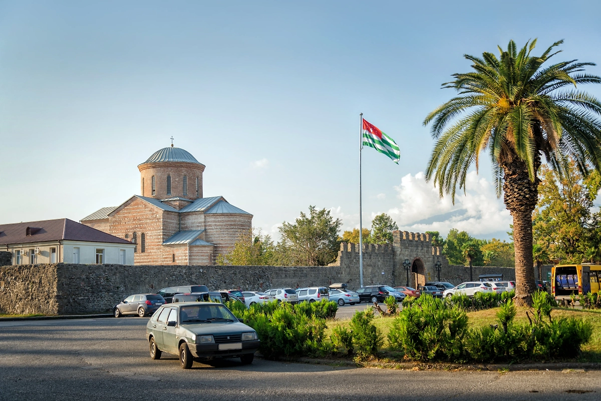 Обложка © Shutterstock / FOTODOM /  Igor Strukov