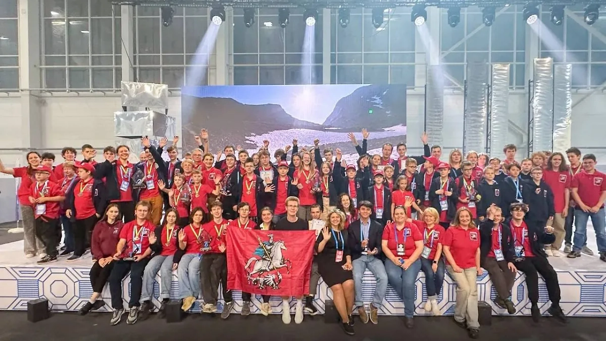 Московские школьники на Российской робототехнической олимпиаде. Обложка © Telegram/Мэр Москвы Сергей Собянин 