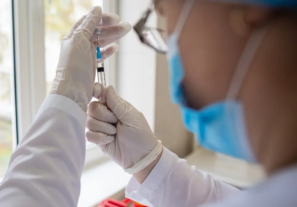 Фельдшеры и акушерки смогут исполнять обязанности врачей. Обложка © Shutterstock / FOTODOM / Dmitriy Kandinskiy