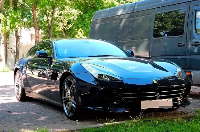 Ferrari GTC4Lusso Григория Костюка. Фото © nomerogram.ru