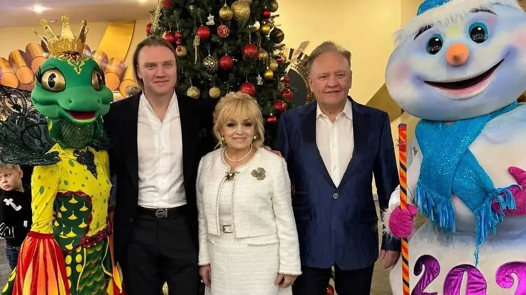 Надежда Кадышева, её муж Александр Костюк и сын Григорий Костюк. Фото © Instagram (признан экстремистской организацией и запрещён на территории Российской Федерации) / kadishevaru