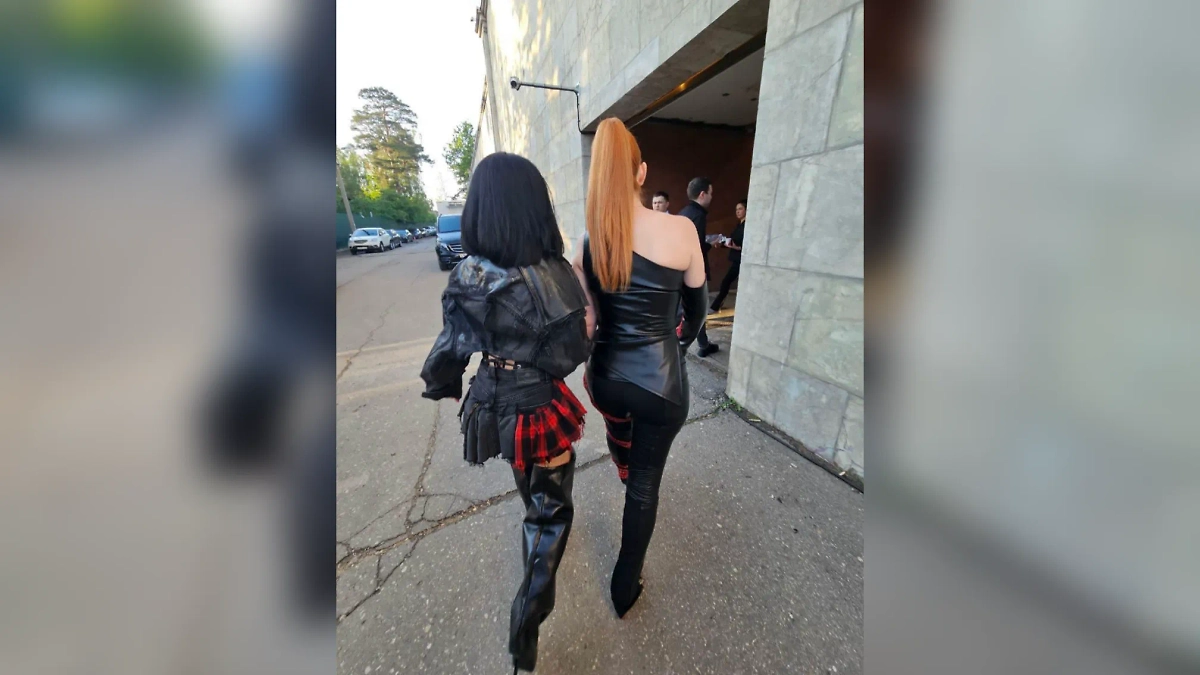 Юлия Волкова и Лена Катина. Обложка © Instagram (признан экстремистской организацией и запрещён на территории Российской Федерации)/ official_juliavolkova