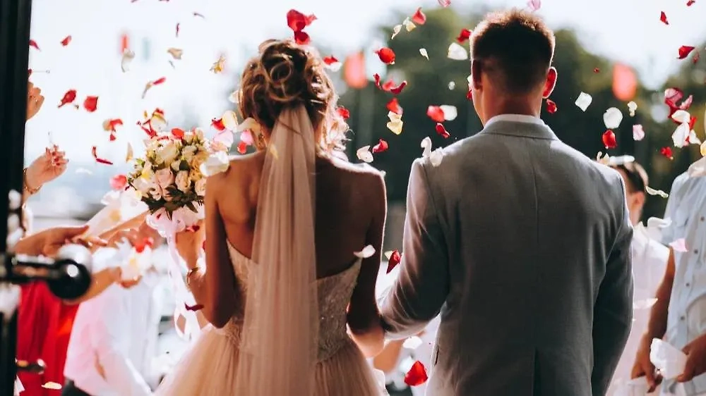 Обложка © Shutterstock / FOTODOM / stockfilms88