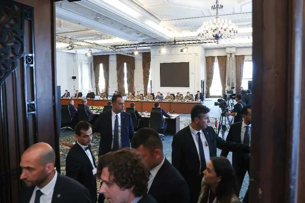 Переговоры в Стамбуле. Обложка © ТАСС / Александр Рюмин