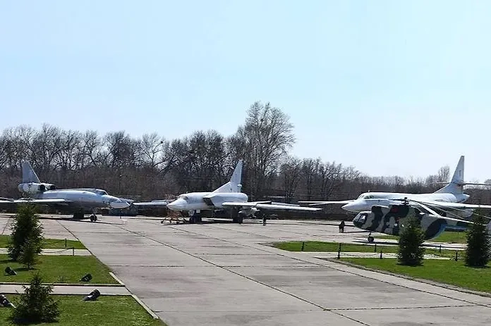 Украина тренировала алгоритмы наведения ИИ на советских самолётах, представленных в военных музеях. Фото © Telegram / genshtab24