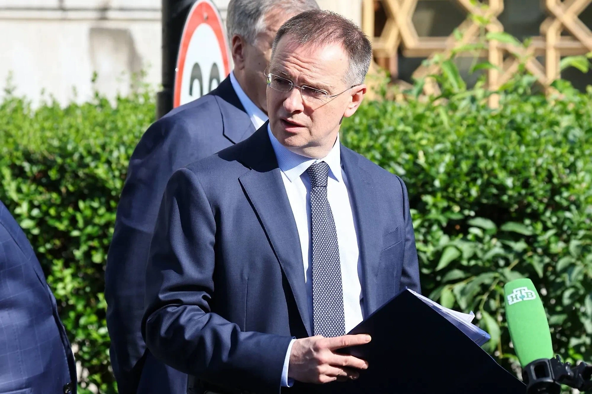 Владимир Мединский в Стамбуле. Обложка © ТАСС / Александр Рюмин