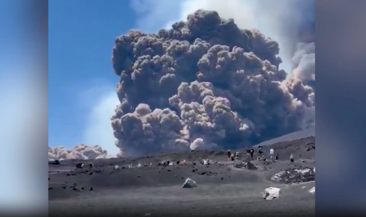 Обложка © X / SANTINO