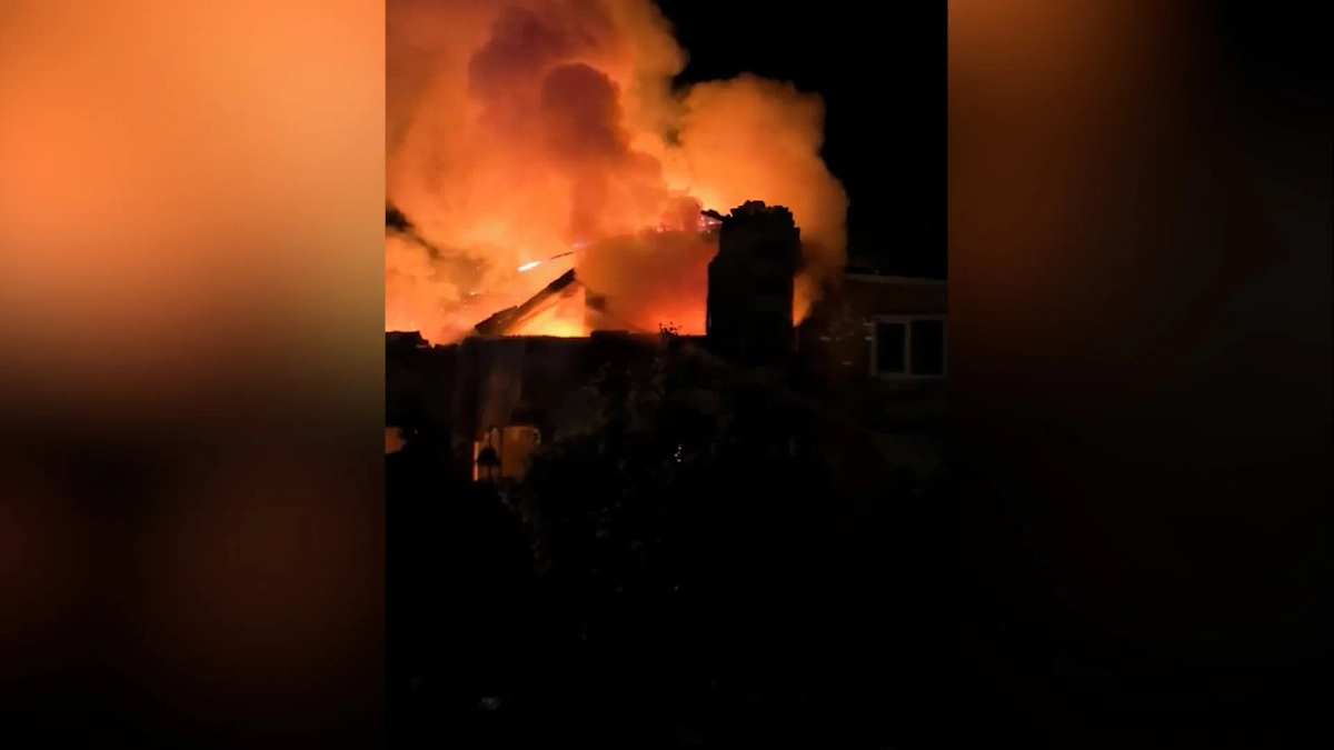 Пожар в Рыльске. Обложка © Telegram / Александр Хинштейн