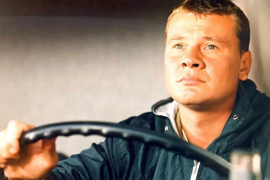 Как алкоголь убивал талантливых актёров — история Владислава Галкина. Фото © «Дальнобойщики» (сериал 2001 – 2012), режиссёры Юрий Кузьменко, Георгий Николаенко, сценаристы Юрий Солодов, Дмитрий Воронков и др. / Kinopoisk 