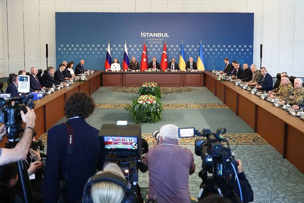 Второй раунд переговоров РФ и Украины во дворце Чигаран в Стамбуле. Обложка © ТАСС / Александр Рюмин