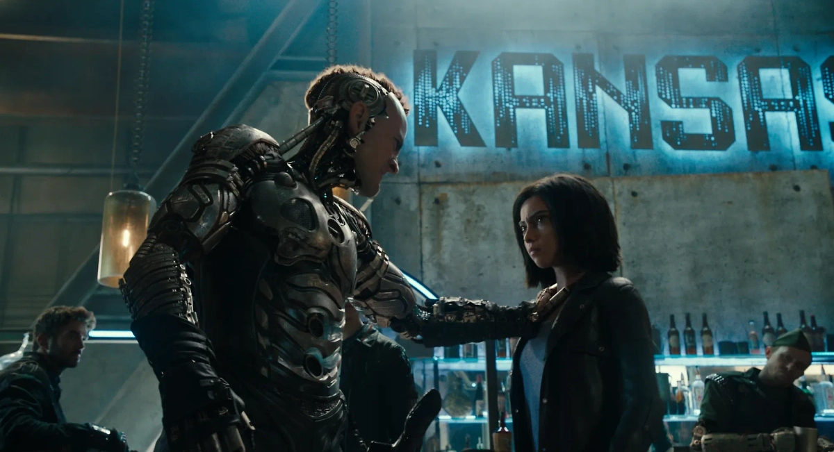 Фото © Кадр из фильма «Алита: боевой ангел», режиссёр Роберт Родригес, сценарист 
Джеймс Кэмерон, Лаэта Калогридис, Юкито Кисиро / Kinopoisk