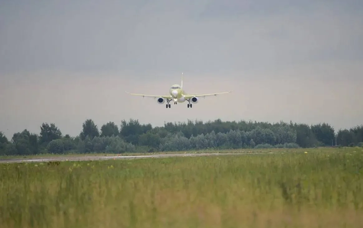 Импортозамещённый SSJ. Обложка © Telegram / Ростех