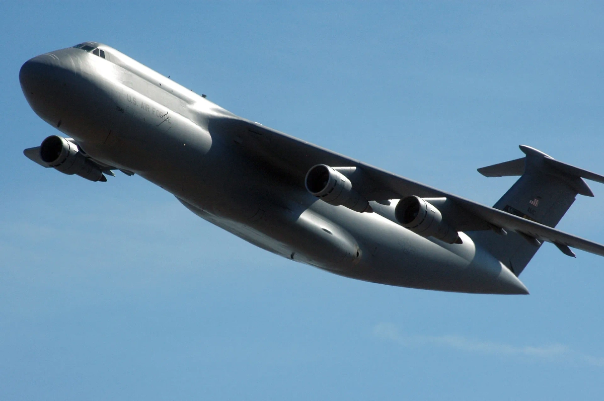 Самолёт Lockheed C-5 Galaxy. Обложка © wikipedia
