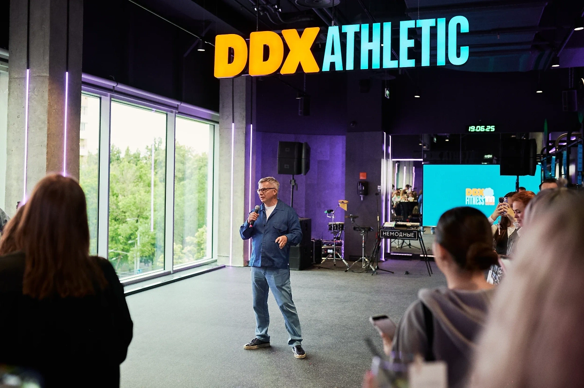Иван Ситников на открытии 100-го фитнес-клуба DDX Fitness в Москве. Фото © Предоставлено Life.ru