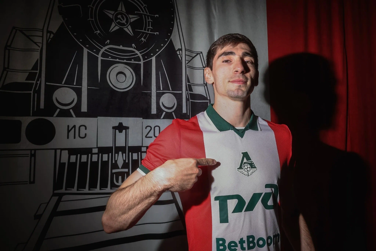 Зелимхан Бакаев. Обложка © VK / ФК «Локомотив» 