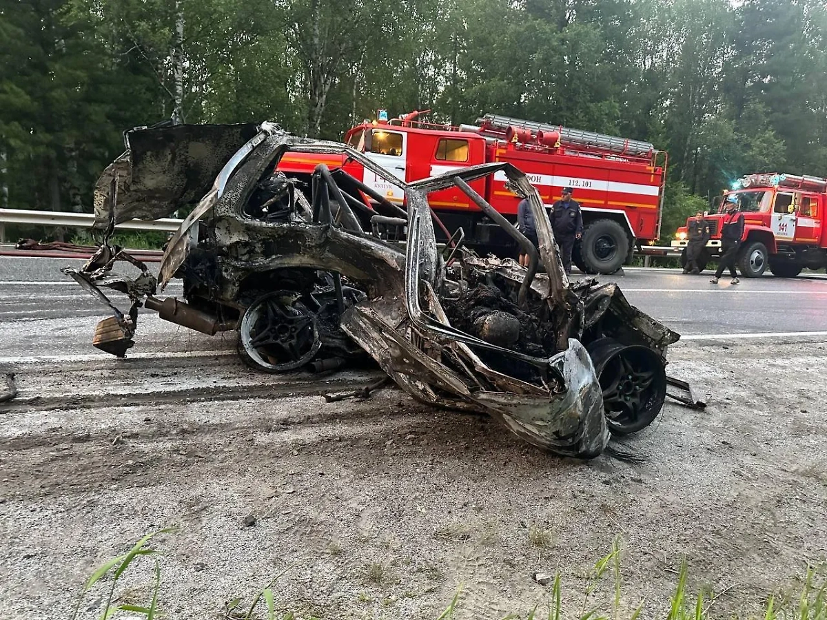 Последствия ДТП на трассе «Байкал» в Иркутской области. Фото © Telegram / ГОСАВТОИНСПЕКЦИЯ38