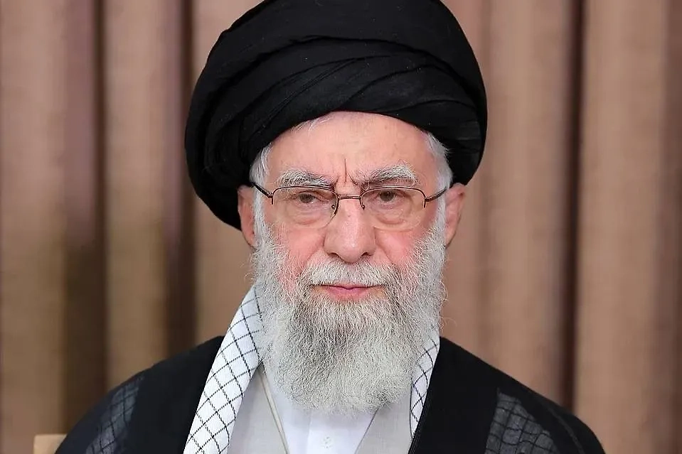 Али Хаменеи. Обложка © Wikipedia / Khamenei.ir