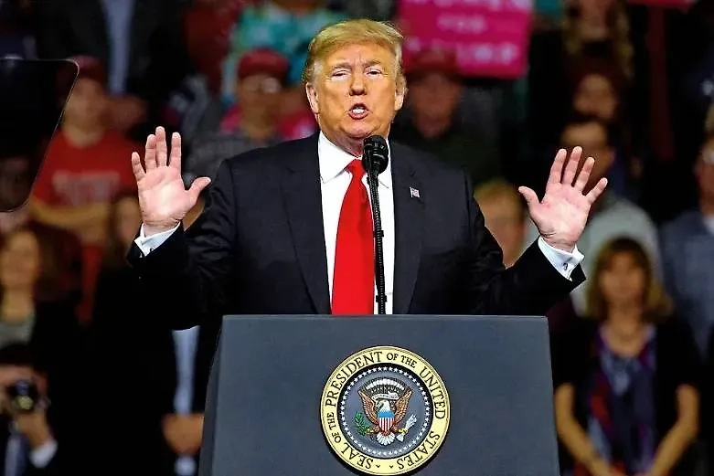 Дональд Трамп. Обложка © Shutterstock / FOTODOM / mark reinstein