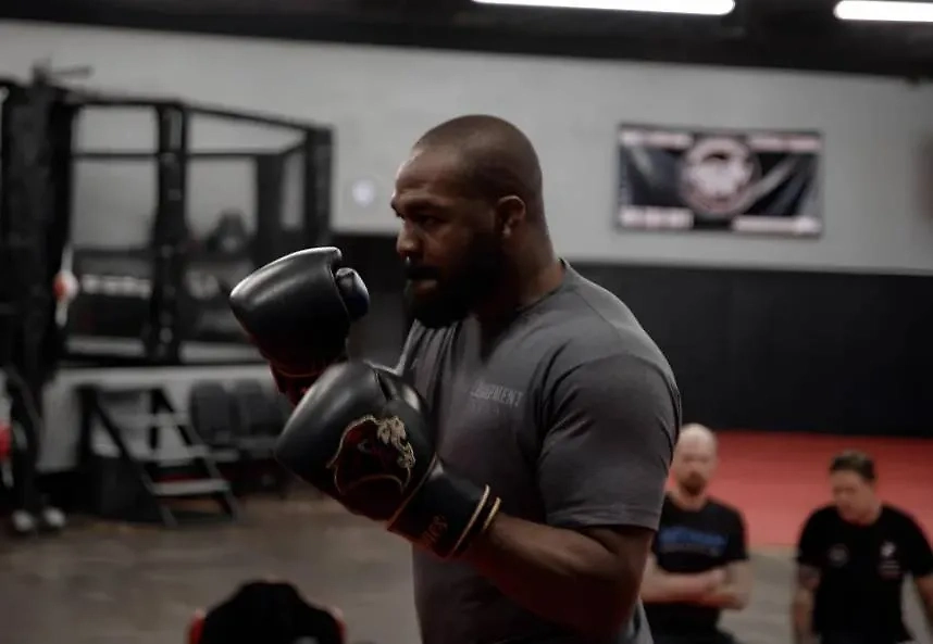 Джон Джонс. Обложка © Х / Jonny Meat