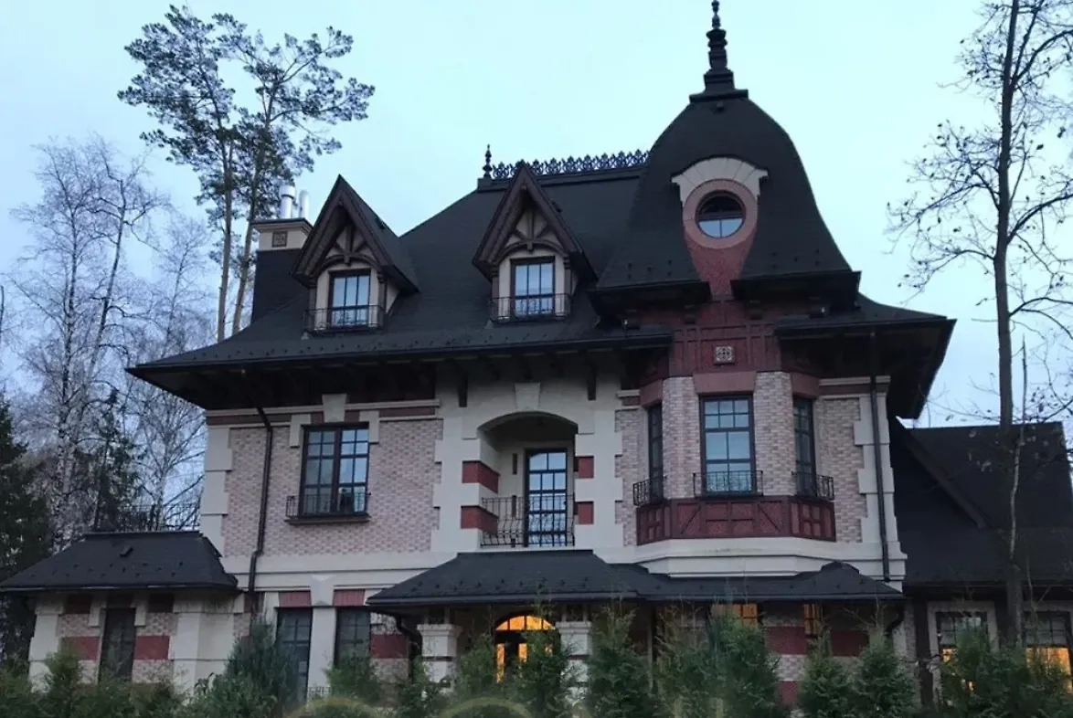 Проданный Прилучным коттедж в «Трувиле». Фото © mirkvartir.ru