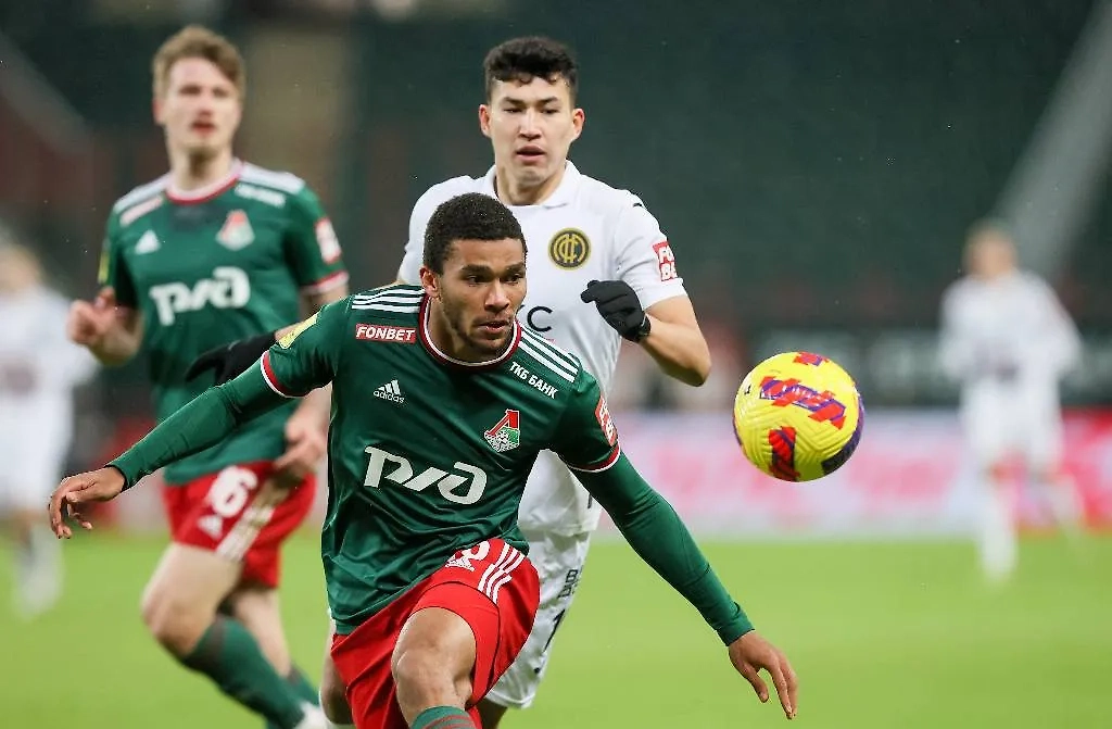 Марк Мампасси (на первом плане). Обложка © ТАСС / Сергей Савостьянов