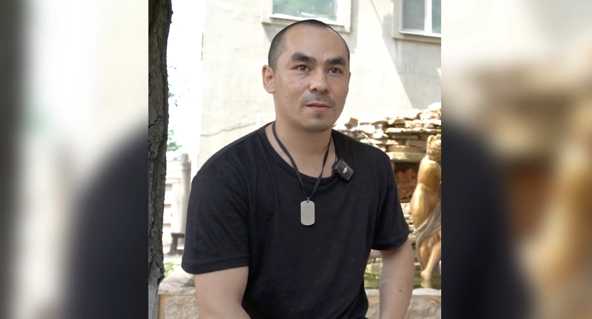 Коренной житель Чукотки, который пешком дошёл до Москвы. Обложка ©  VK / WarGonzo