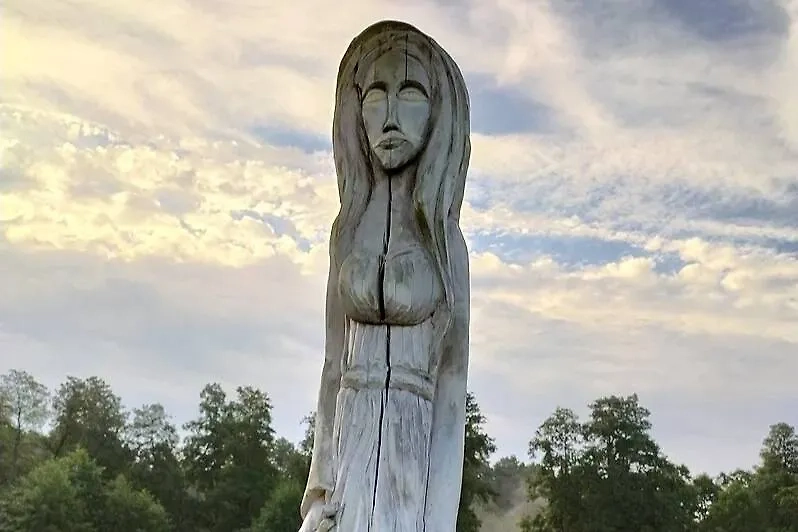 Мокошь, кажется, была единственной женщиной в пантеоне Владимира. Странно, ведь до христианства у него было 800 наложниц. Фото © Wikipedia / Polandhero