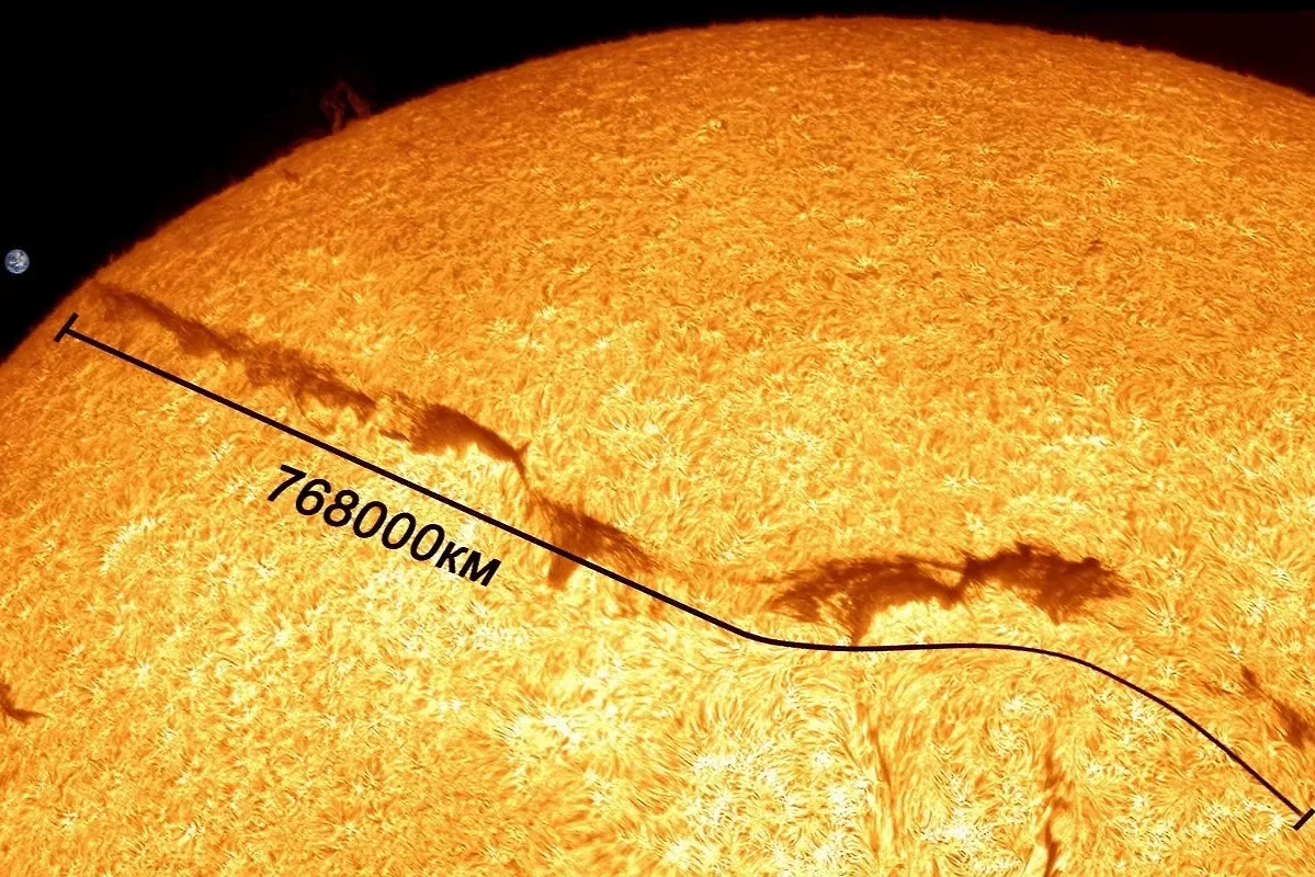 Снимок Солнца с огромным размером протуберанеца. Обложка © VK / Алексей Поляков