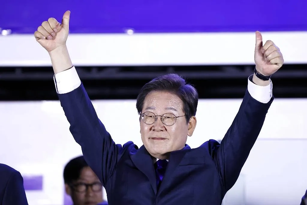 Избранный президент Южной Кореи Ли Чжэ Мён. Обложка © ТАСС/EPA/JEON HEON-KYUN