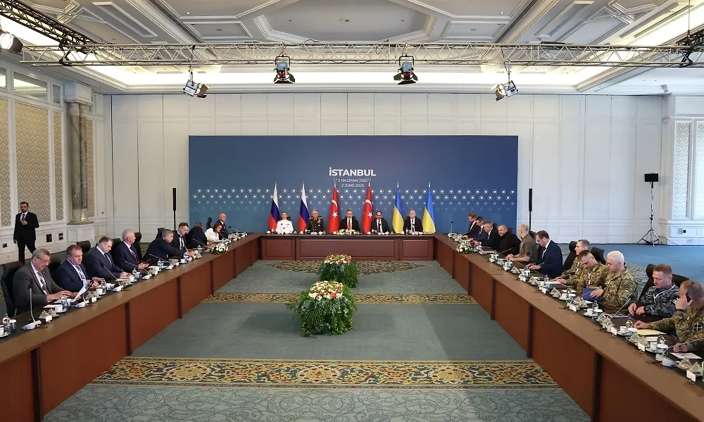 Прямые переговоры между делегациями России и Украины во дворце Чираган в Стамбуле. Фото © РИА «Новости» / Александр Рюмин