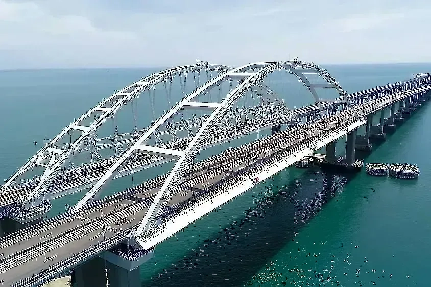 Крымский мост. Обложка © Shutterstock / FOTODOM / Media Whale Stock